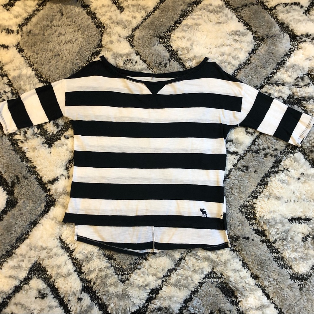 Abercrombie Kids navy and white stripe wide neck short sleeve tee XL (adult sm)
